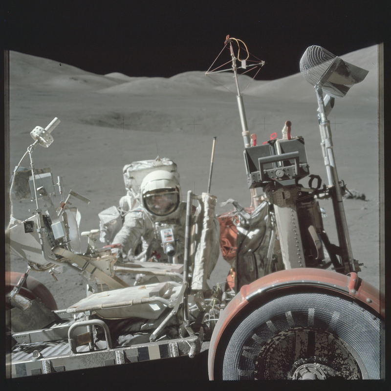 Illustration for article titled NASA Just Released 8,400+ Incredible High-Res Images From The Apollo Program